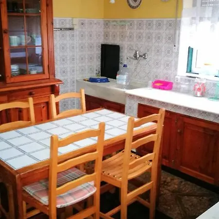 Andar Medio Casa Mariona بيت للعطل